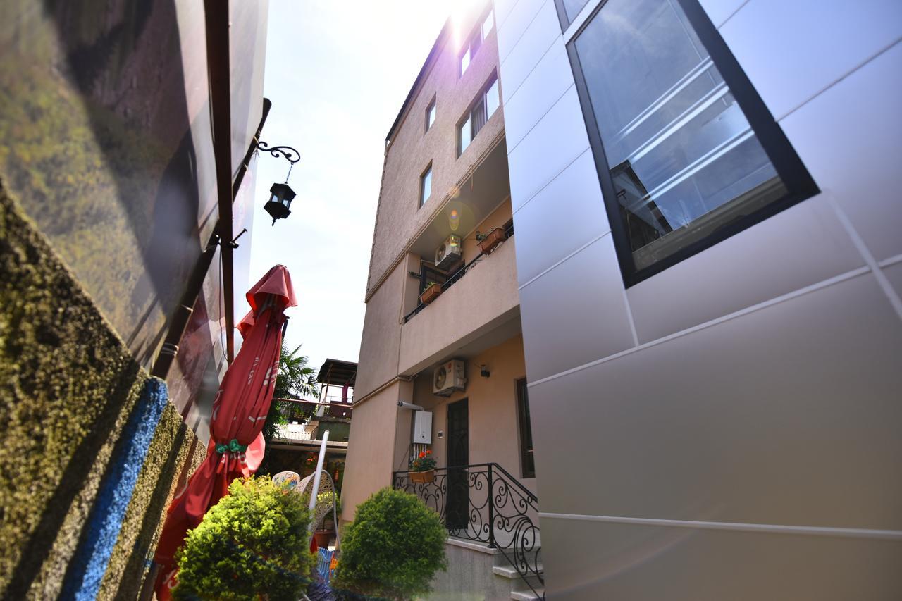 Hotel Phaliashvili Batumi Exterior foto