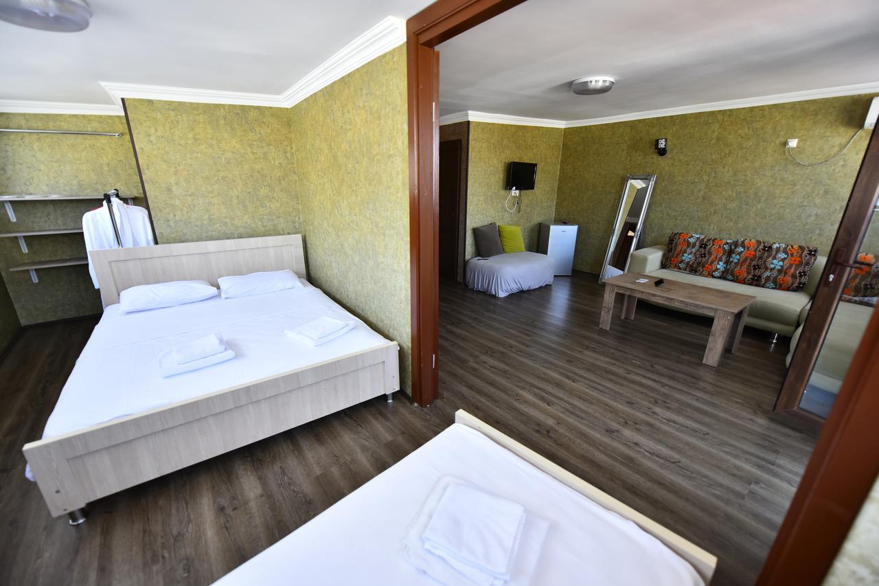 Hotel Phaliashvili Batumi Exterior foto